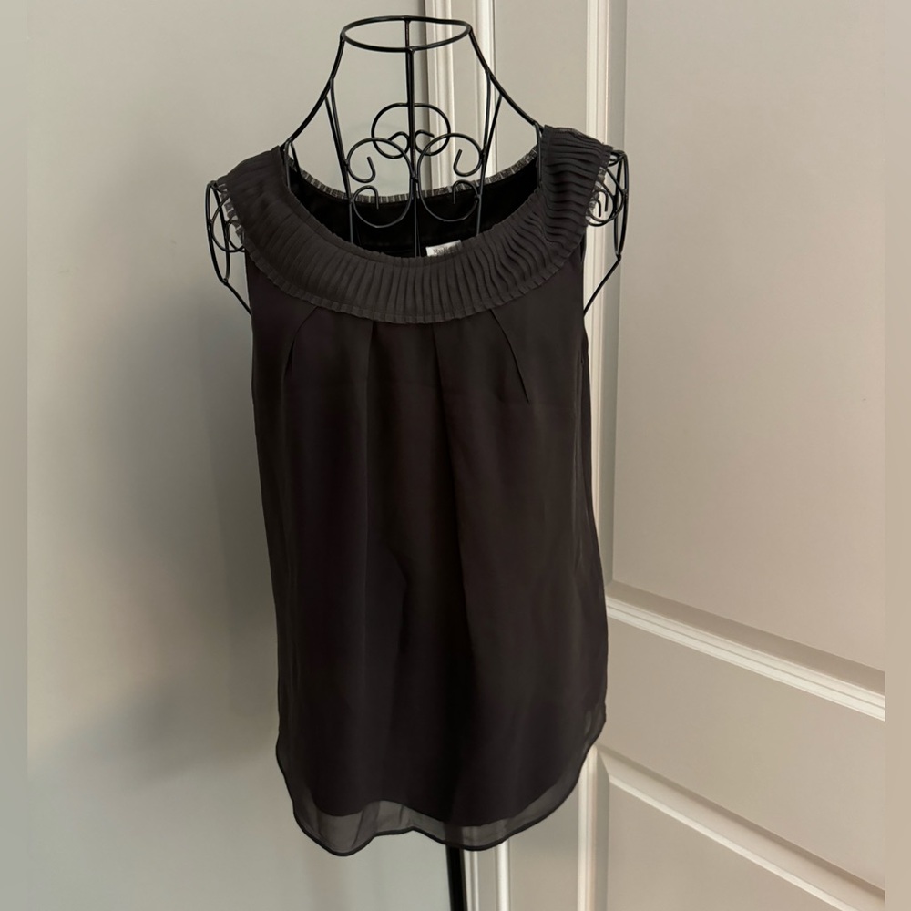 MaxMara Scoop Neck Textured Silk Sleeveless Tank in Gray Size 4